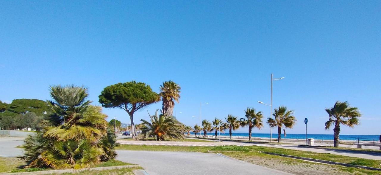Hotel Nettuno Soverato Marina Esterno foto