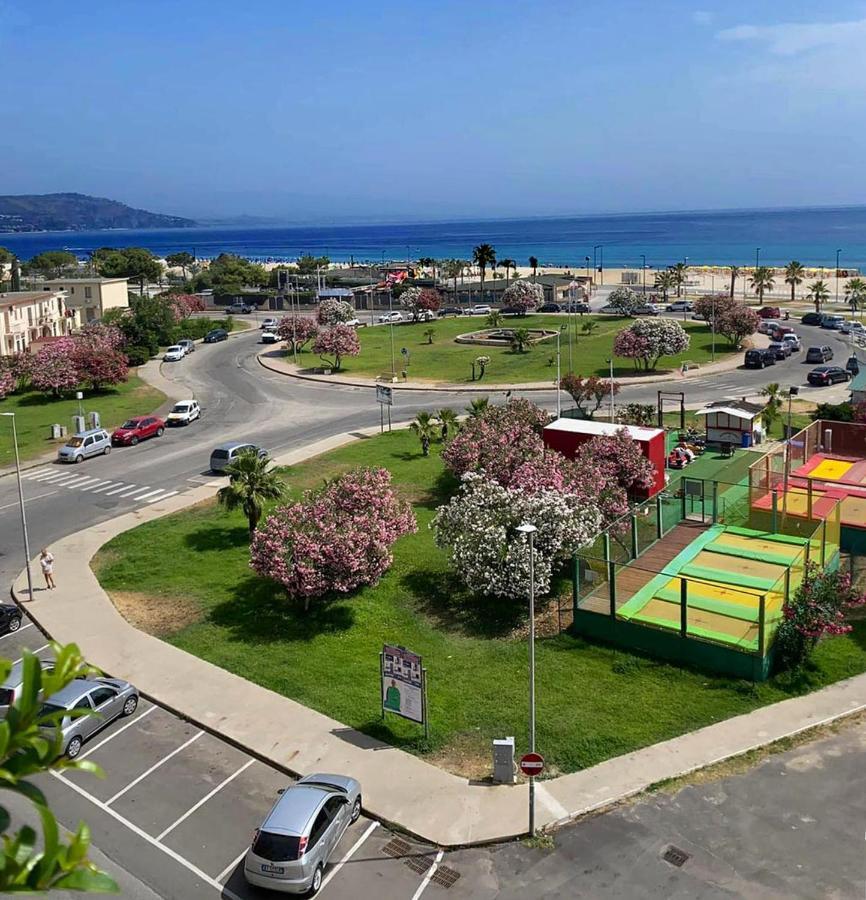Hotel Nettuno Soverato Marina Esterno foto