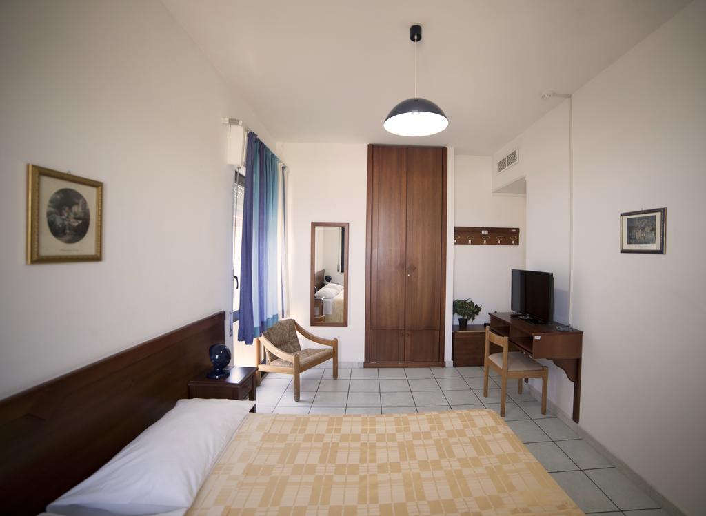 Hotel Nettuno Soverato Marina Esterno foto
