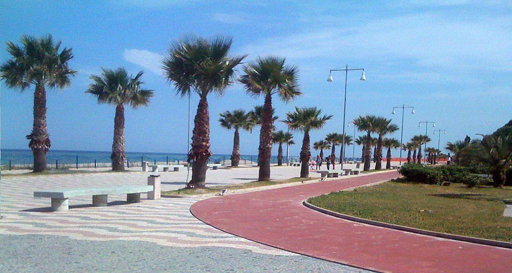 Hotel Nettuno Soverato Marina Esterno foto