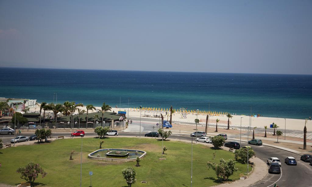 Hotel Nettuno Soverato Marina Esterno foto