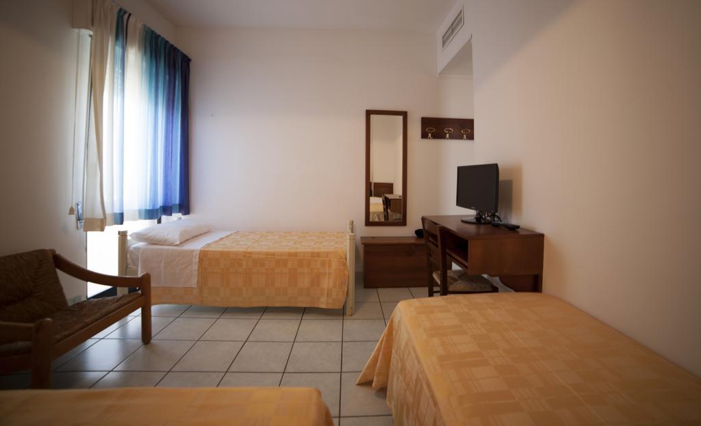 Hotel Nettuno Soverato Marina Esterno foto