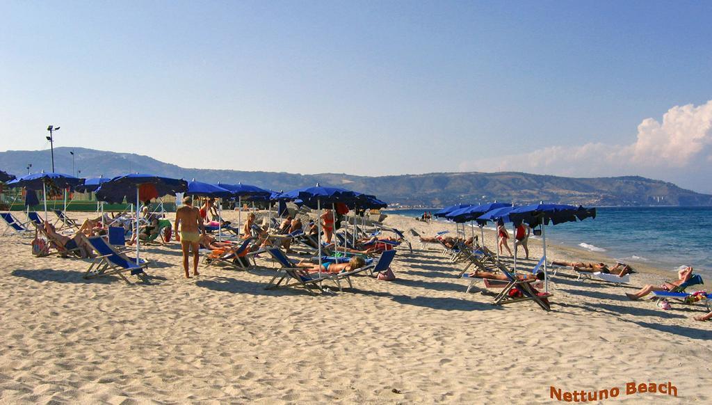 Hotel Nettuno Soverato Marina Esterno foto