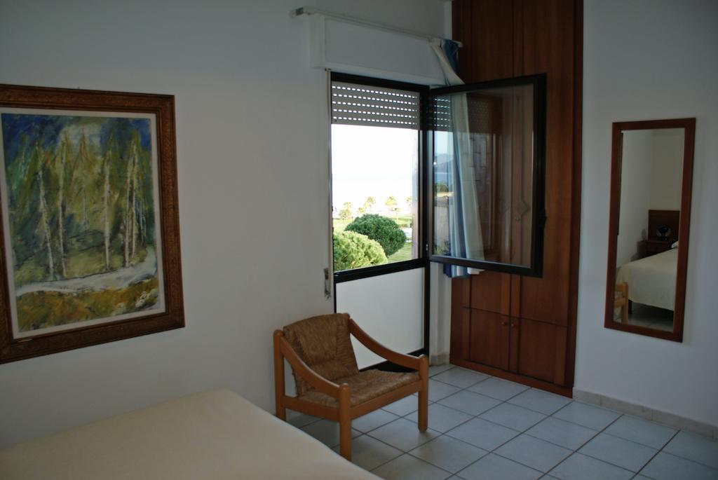 Hotel Nettuno Soverato Marina Camera foto