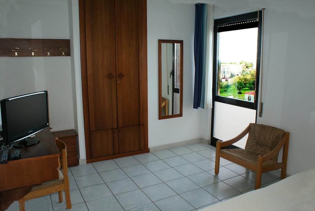 Hotel Nettuno Soverato Marina Camera foto