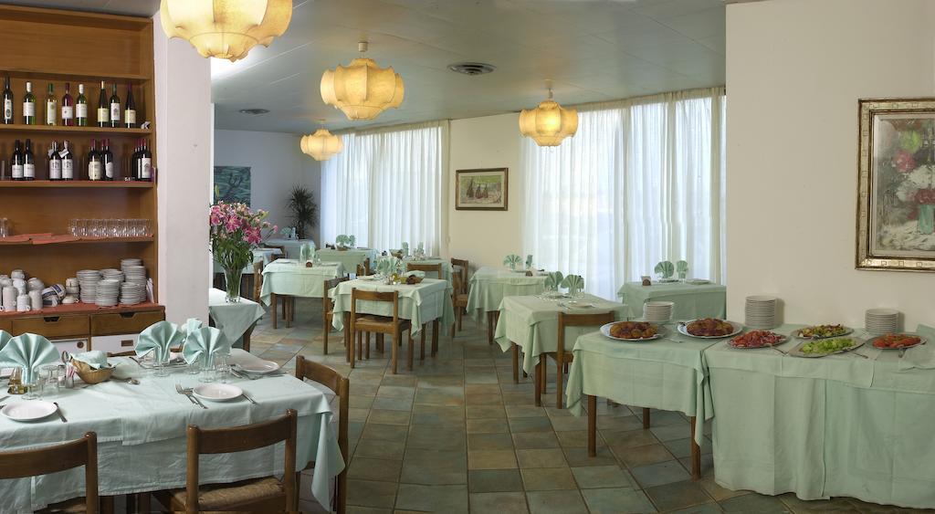 Hotel Nettuno Soverato Marina Esterno foto